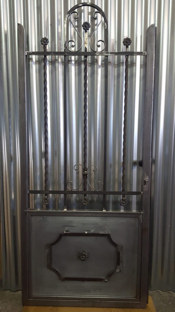 PUERTA DE UNA HOJA REJA 1 e1552853088680 576x1024 - FORJA
